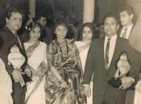 Shankar Jaikishan & Sharda received award shown to user
